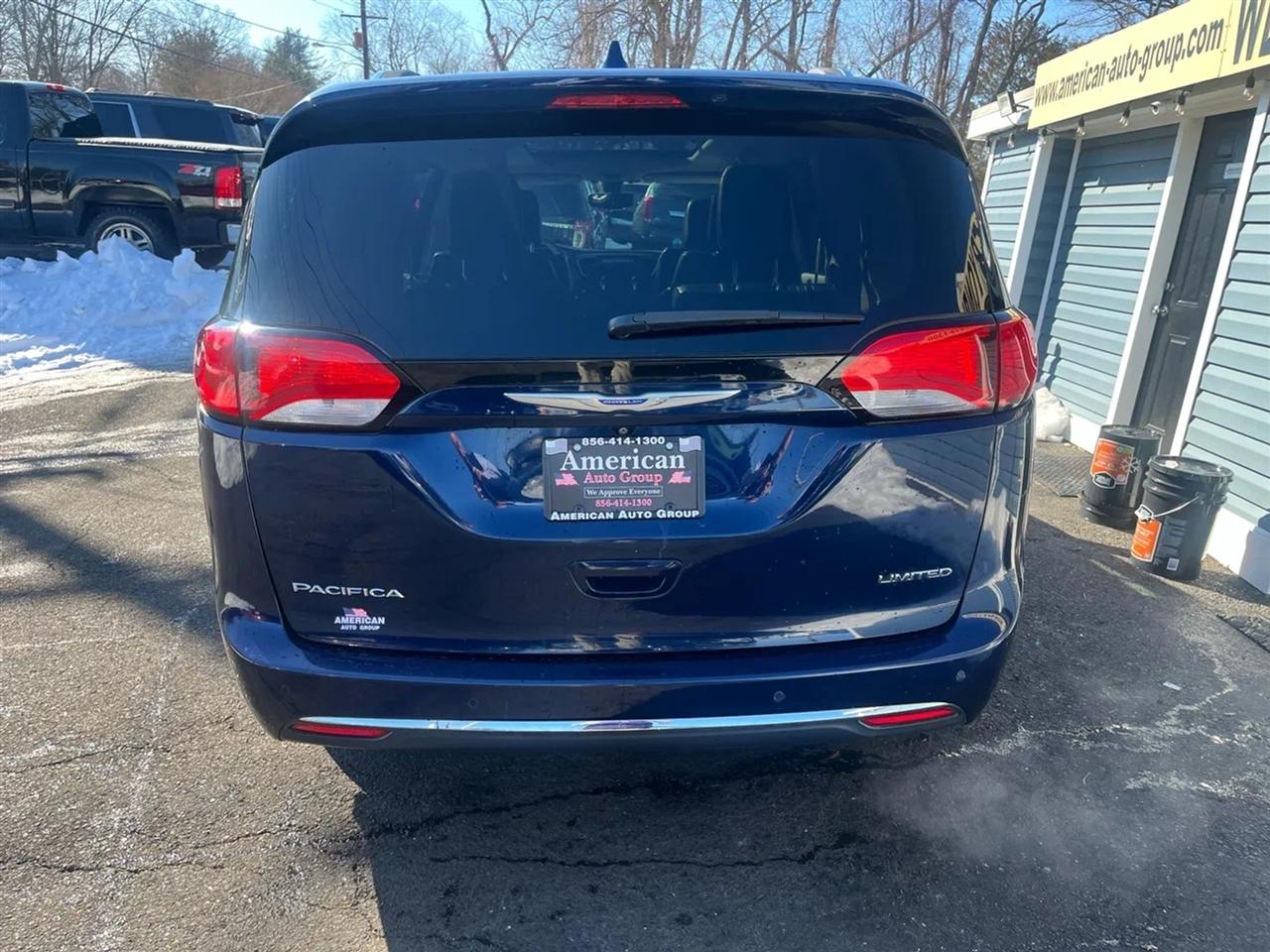 Chrysler Pacifica Limited 2018