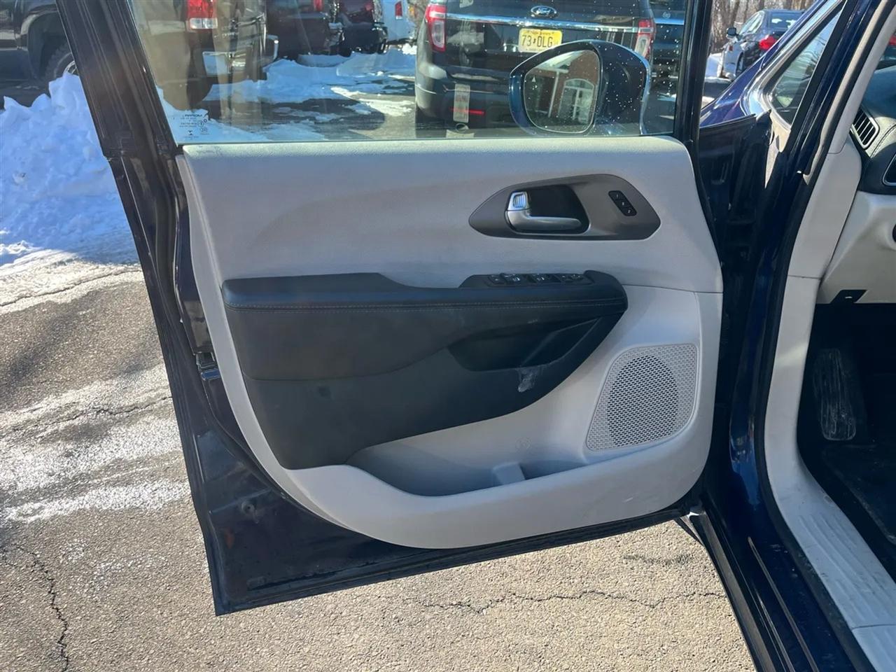 Chrysler Pacifica Limited 2018