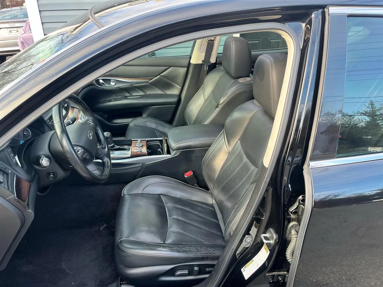 Infiniti Q70 L 3.7 AWD 2015