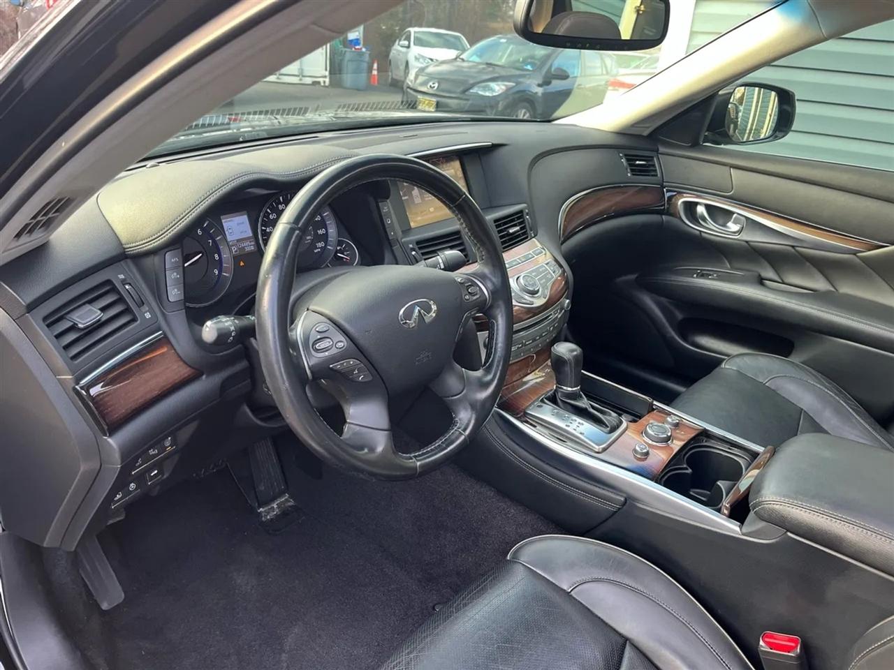 Infiniti Q70 L 3.7 AWD 2015