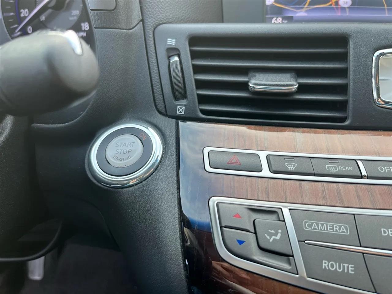 Infiniti Q70 L 3.7 AWD 2015