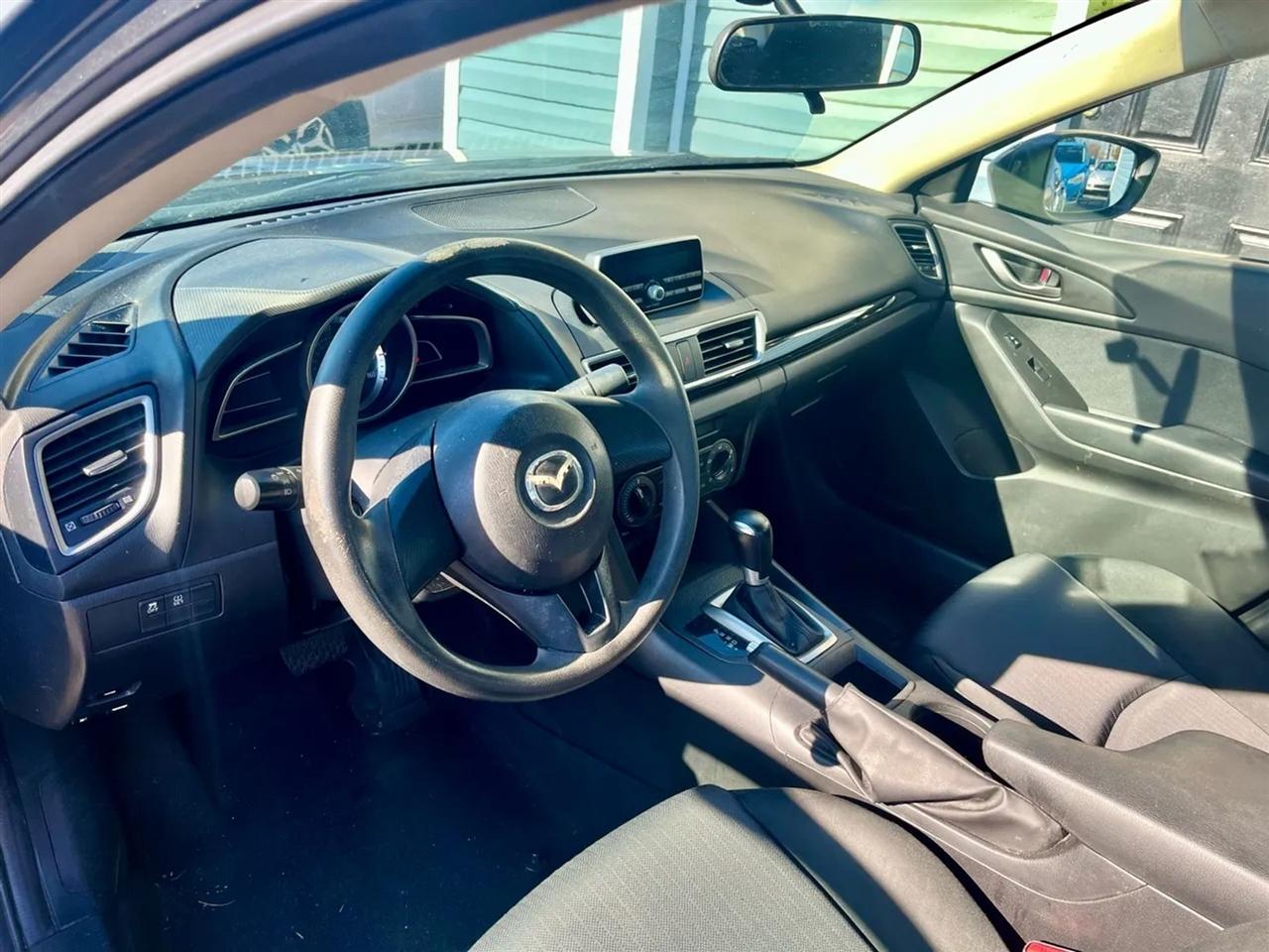 Mazda MAZDA3 i SV AT 4-Door 2015