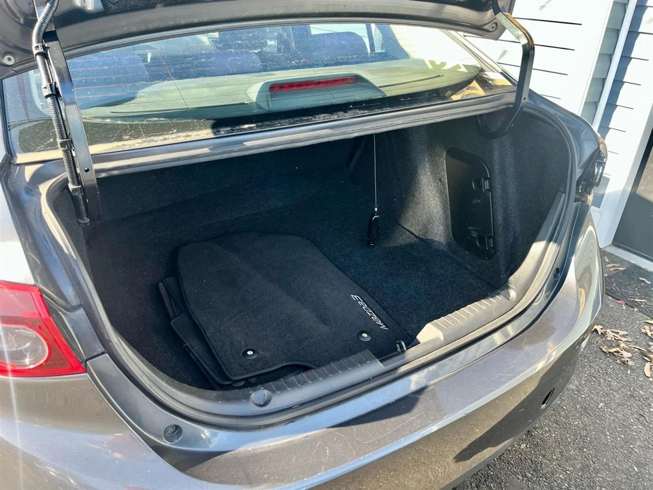 Mazda MAZDA3 i SV AT 4-Door 2015