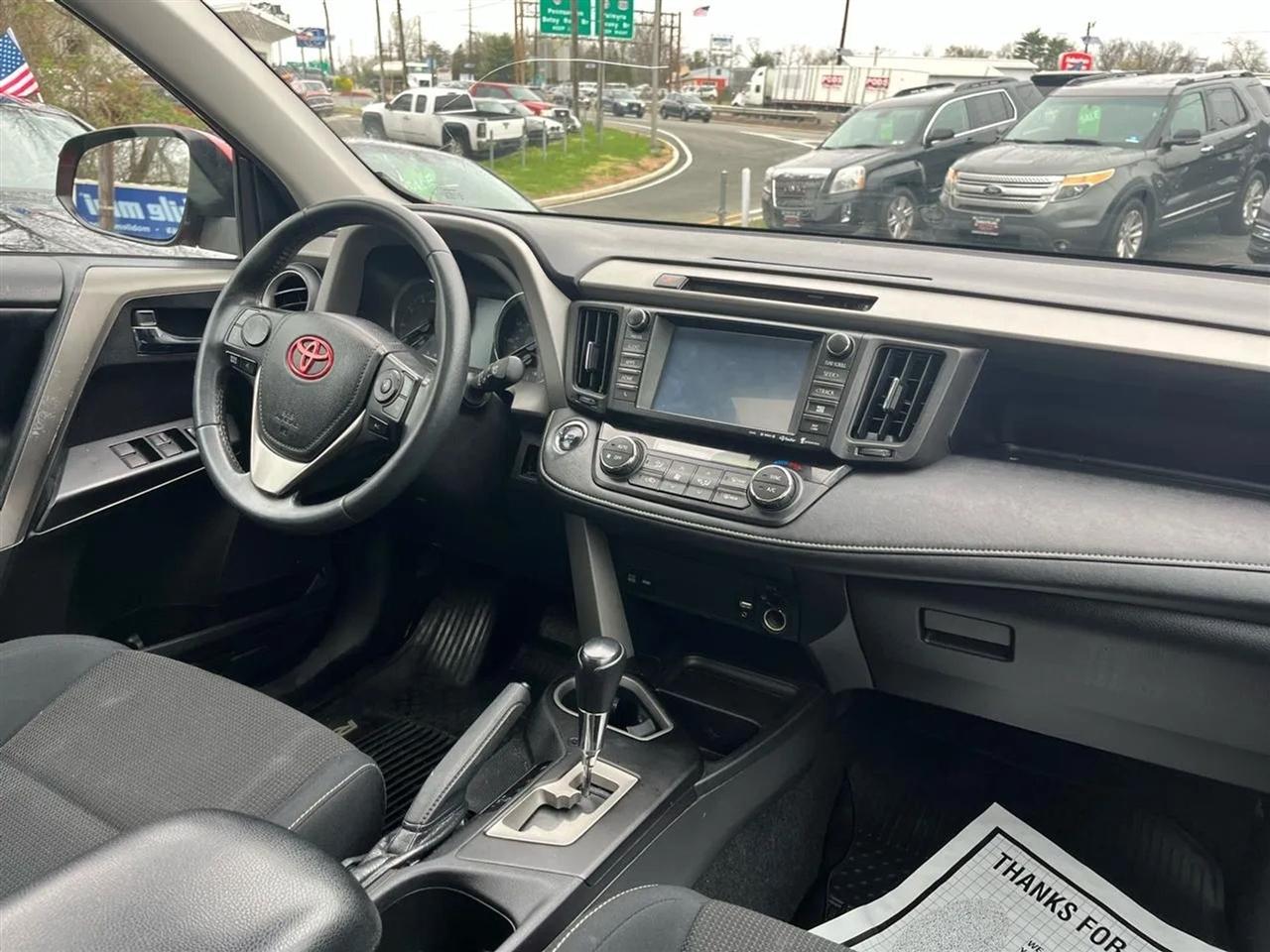 Toyota RAV4 XLE AWD 2016