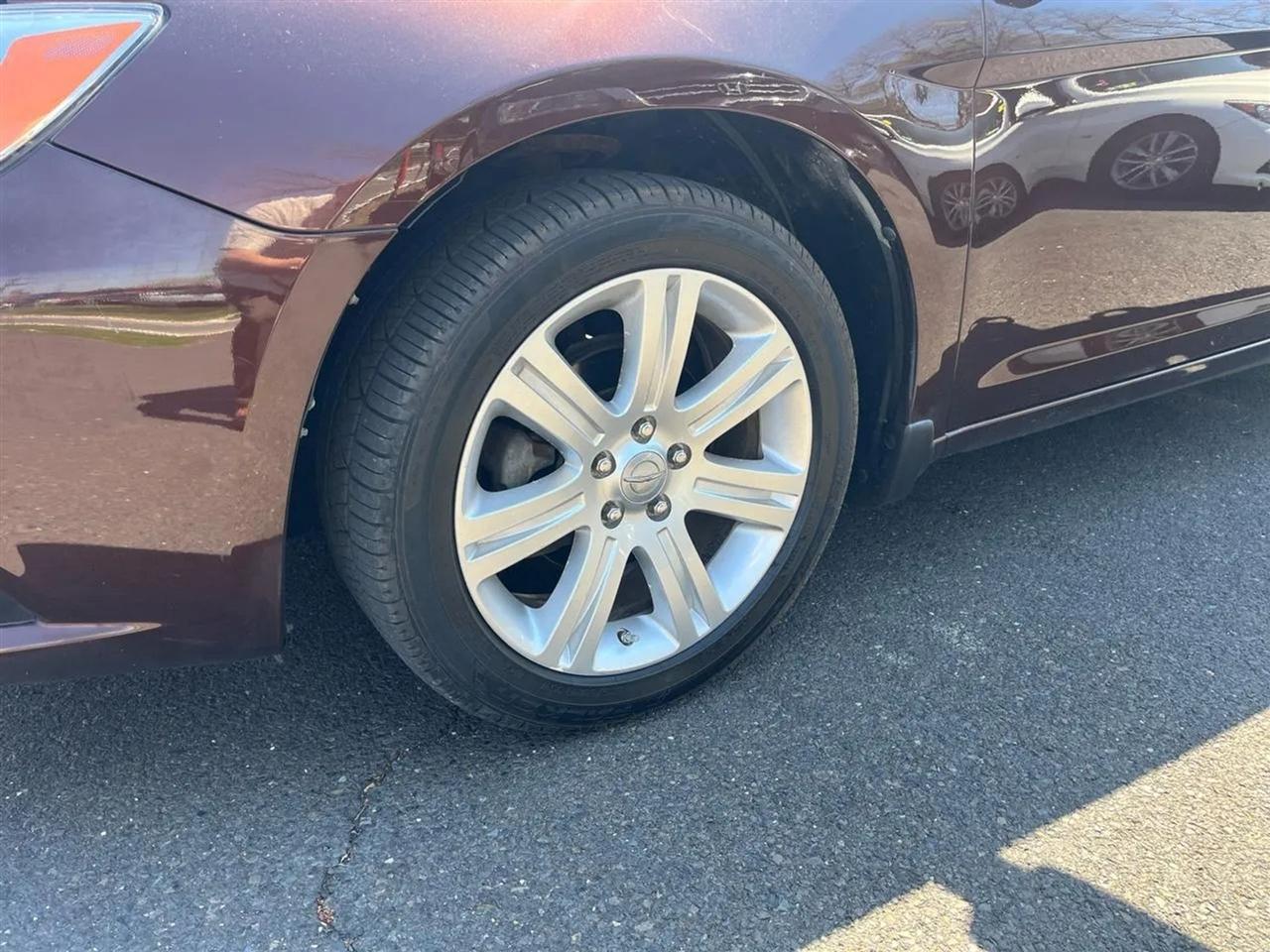 Chrysler 200 Touring 2012