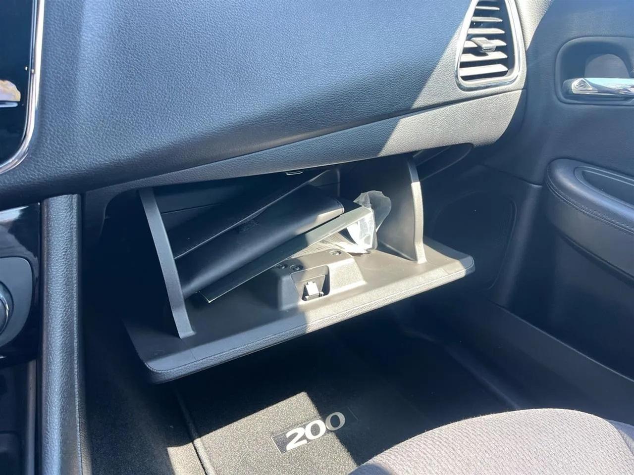 Chrysler 200 Touring 2012