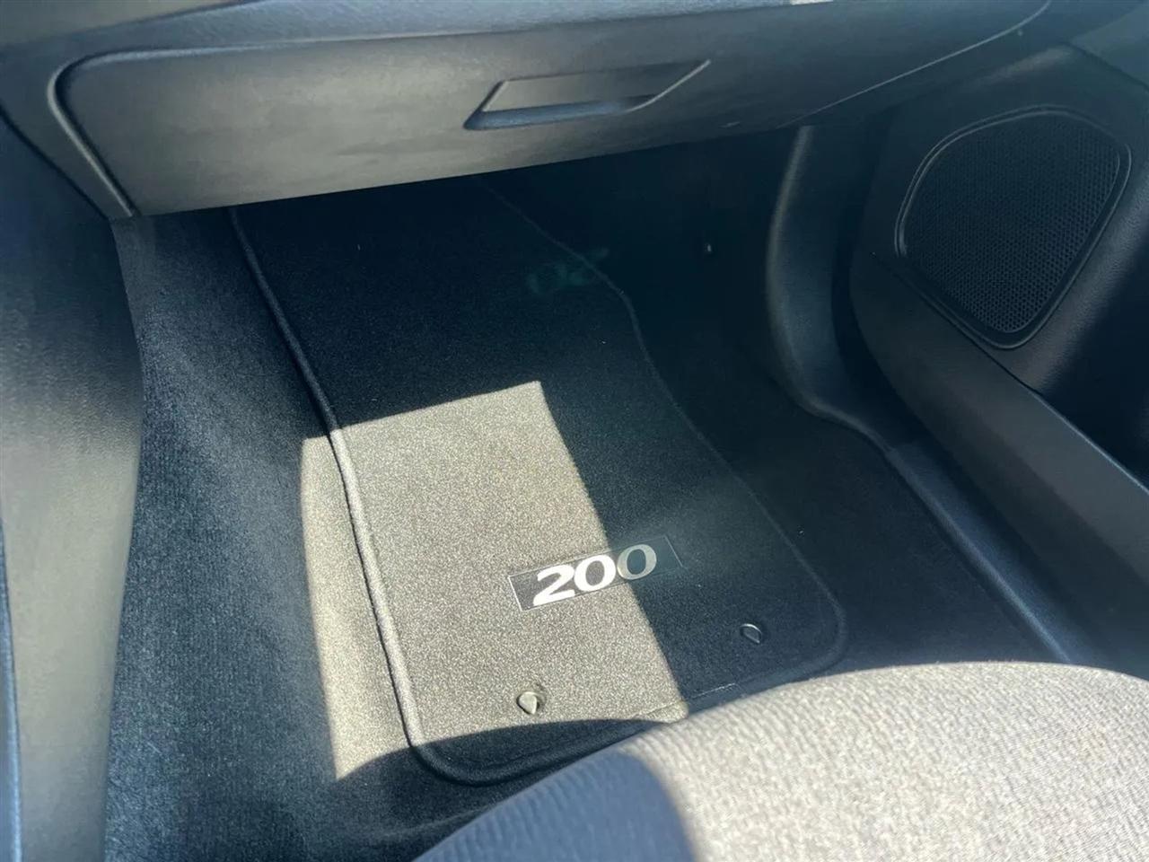 Chrysler 200 Touring 2012