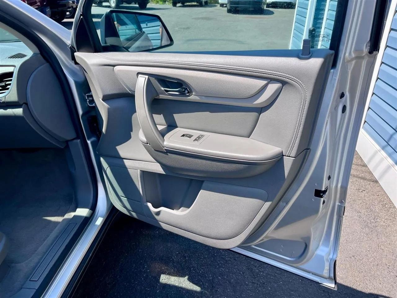 Chevrolet Traverse LS FWD 2017