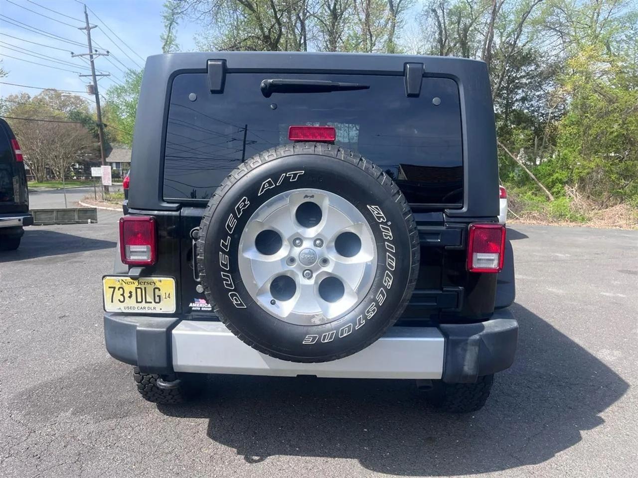 Jeep Wrangler Sahara 4WD 2013
