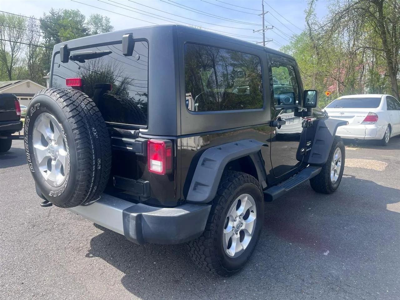 Jeep Wrangler Sahara 4WD 2013