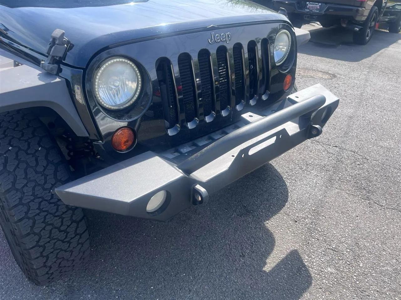 Jeep Wrangler Sahara 4WD 2013