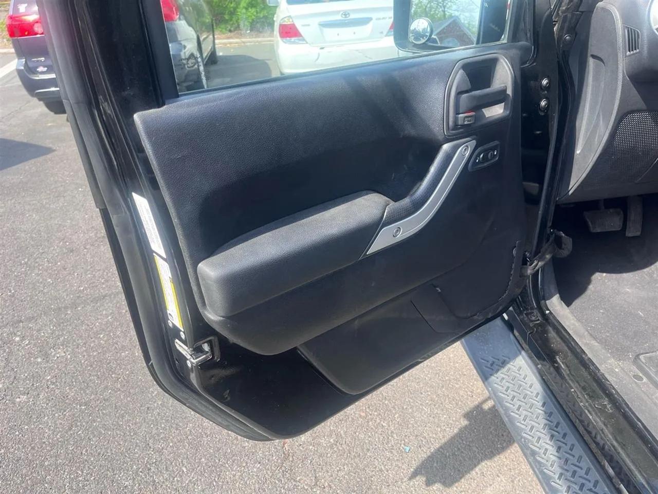 Jeep Wrangler Sahara 4WD 2013