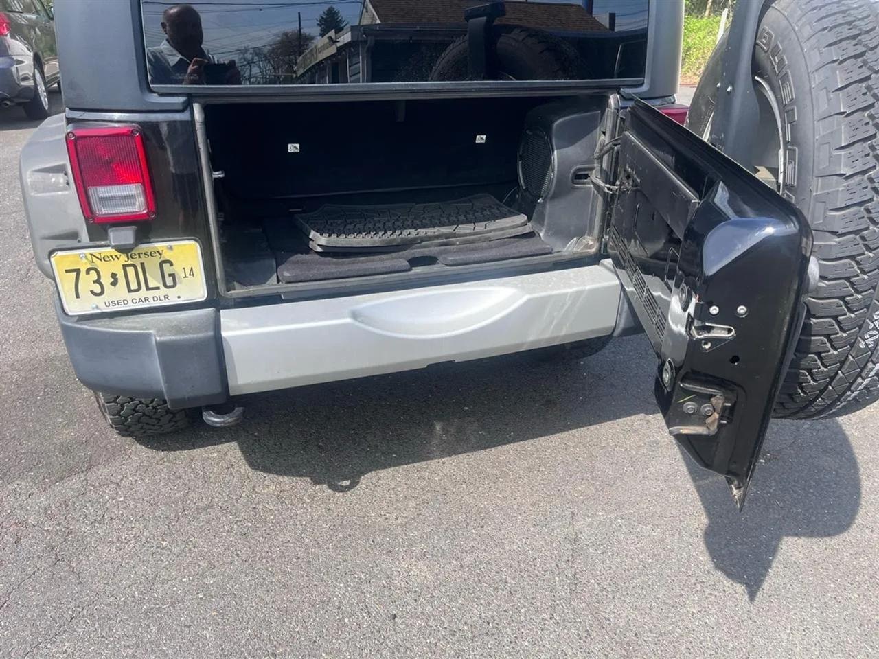 Jeep Wrangler Sahara 4WD 2013