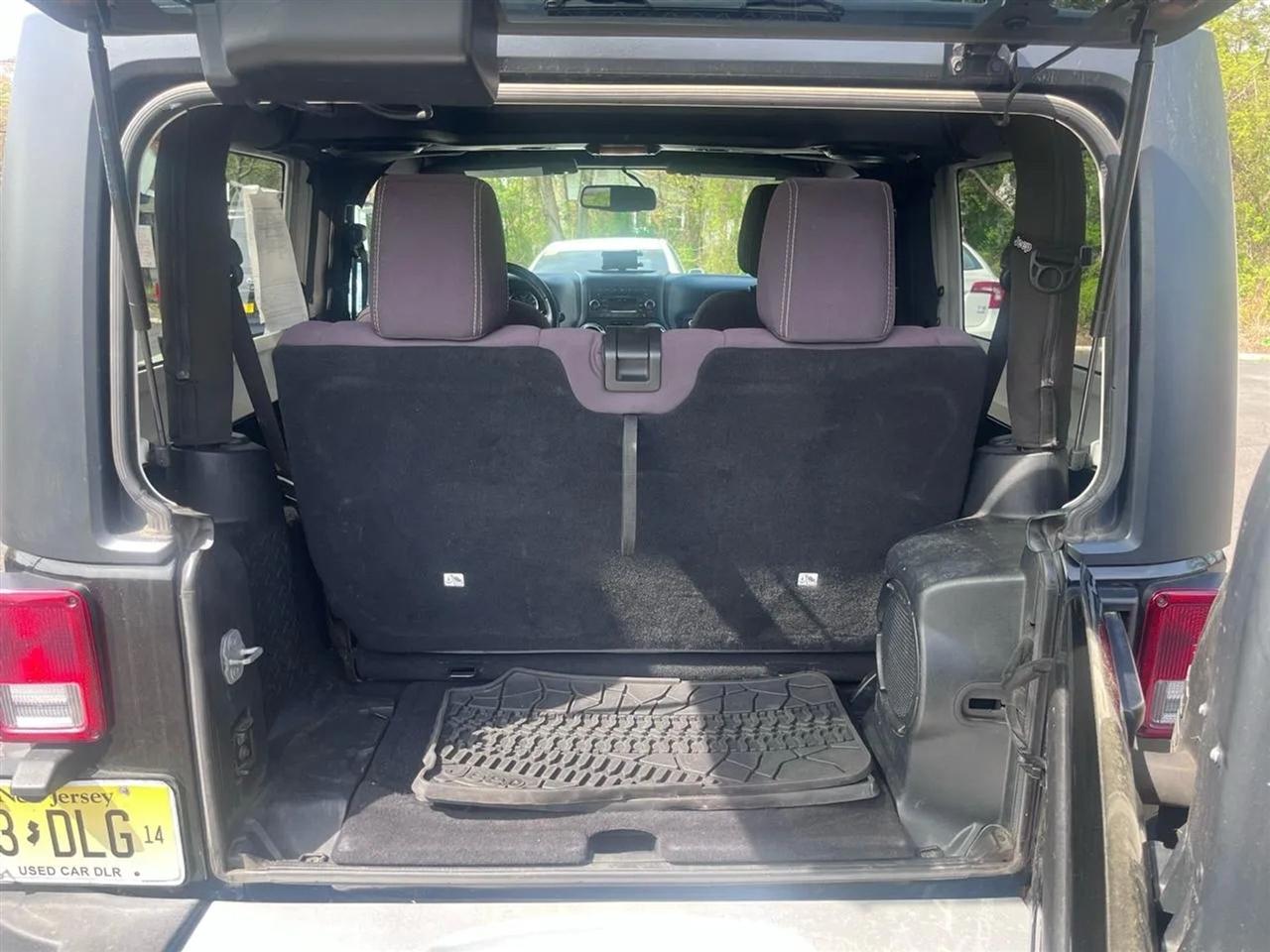 Jeep Wrangler Sahara 4WD 2013