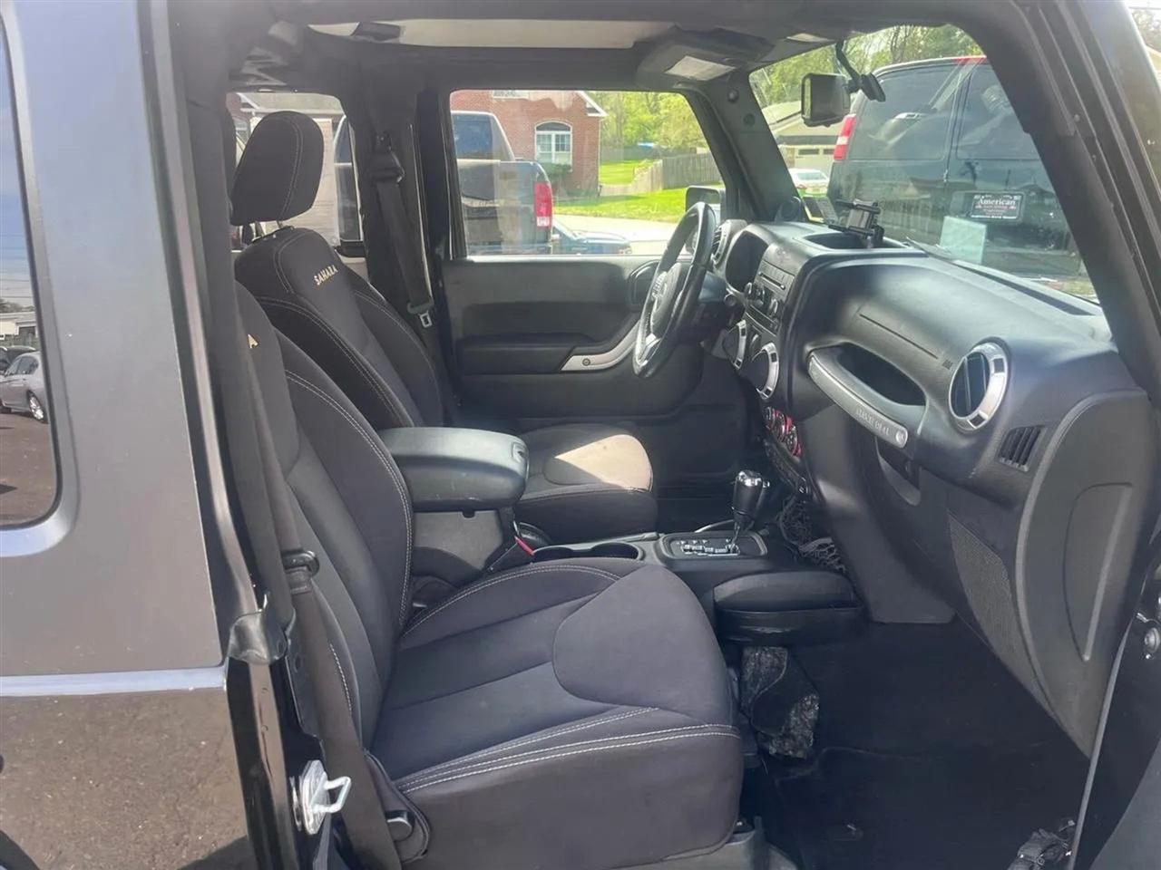 Jeep Wrangler Sahara 4WD 2013