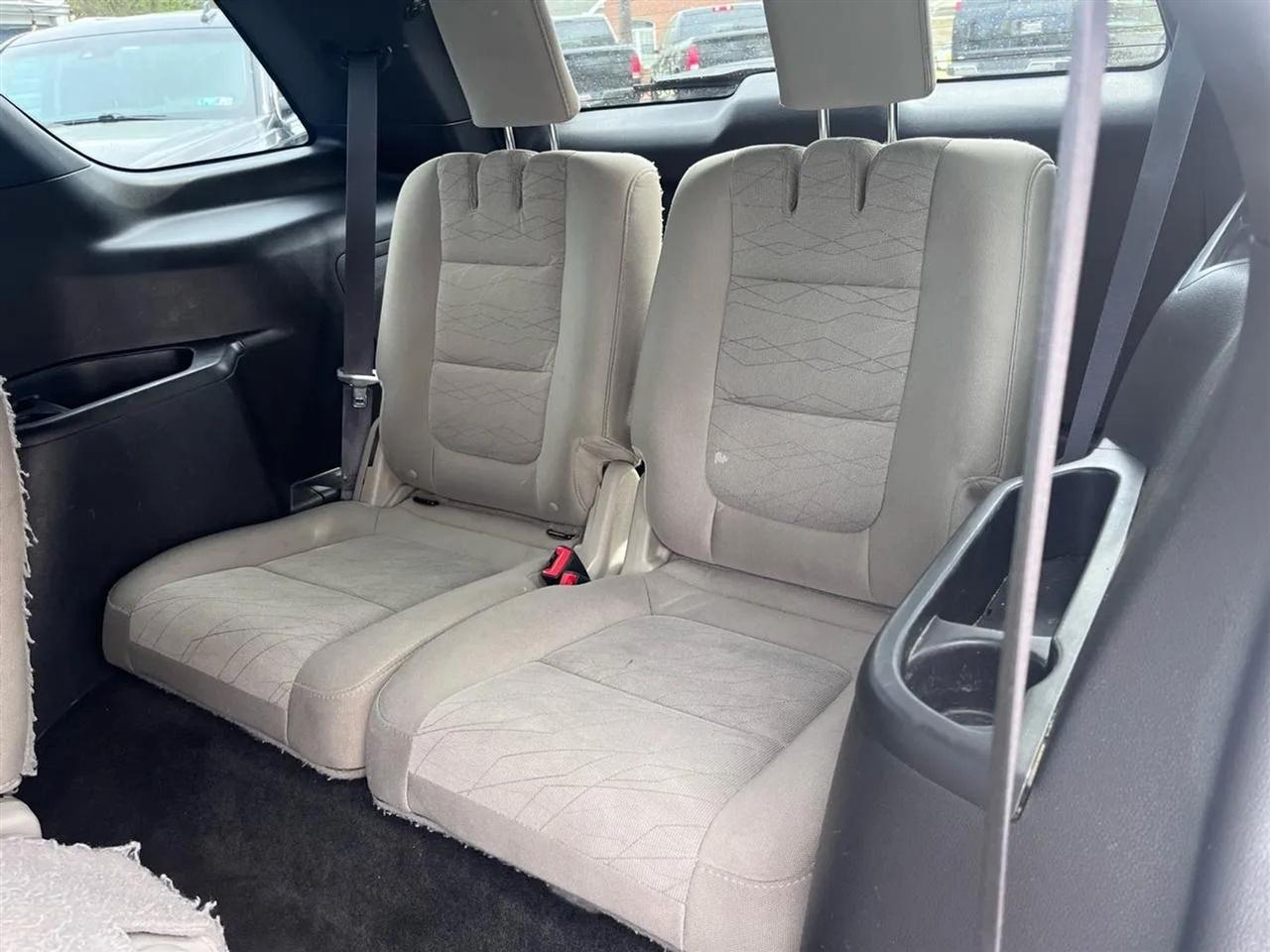 Ford Explorer Base 4WD 2015