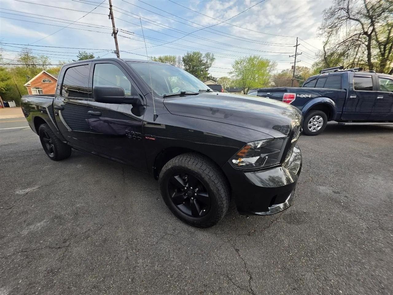RAM 1500 Tradesman Crew Cab SWB 4WD 2016