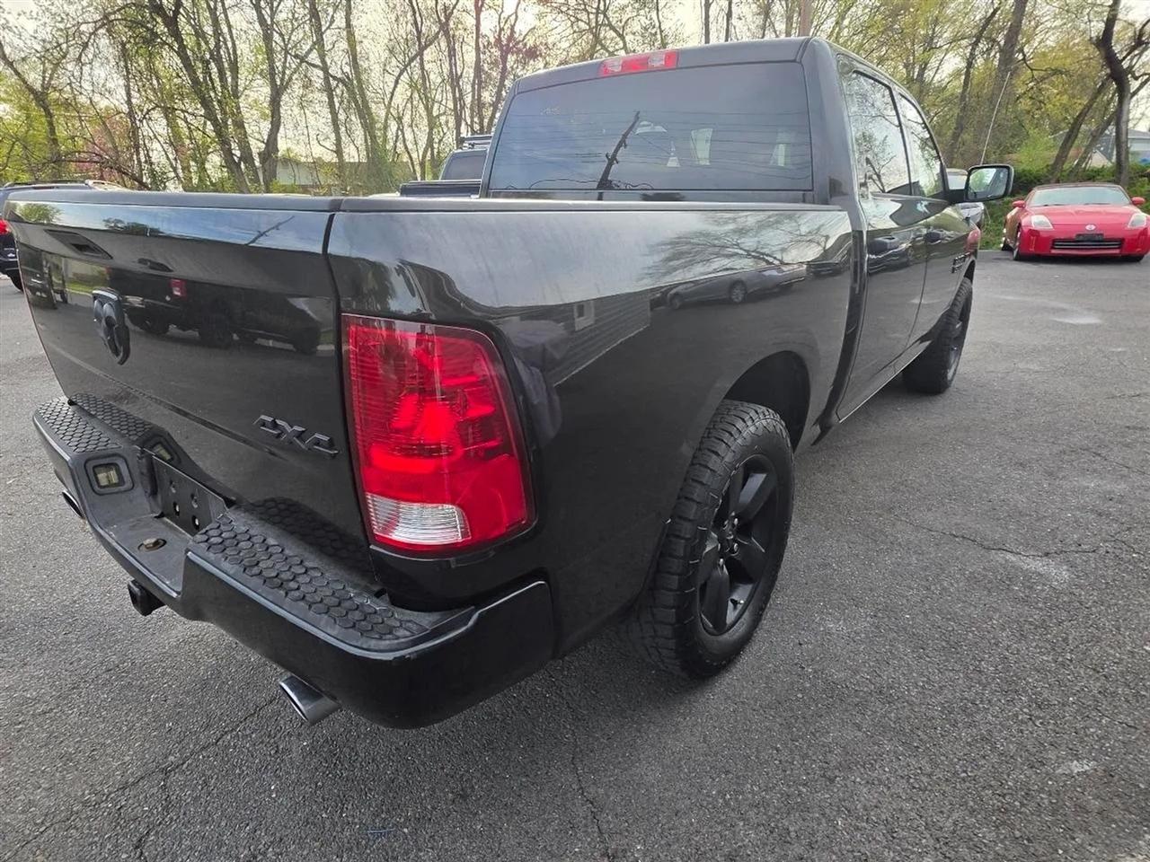 RAM 1500 Tradesman Crew Cab SWB 4WD 2016