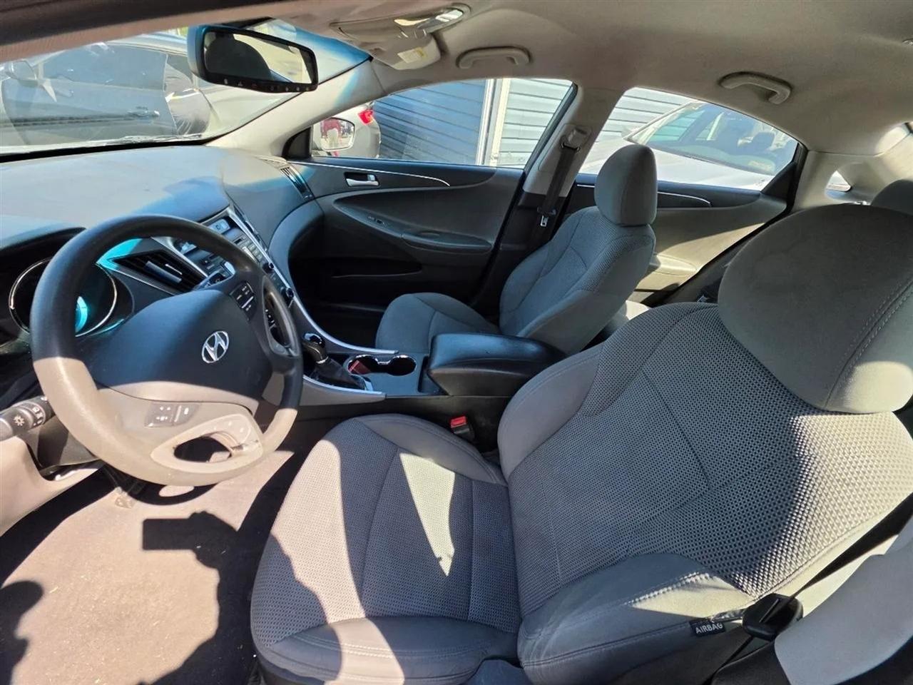 Hyundai Sonata GLS 2013