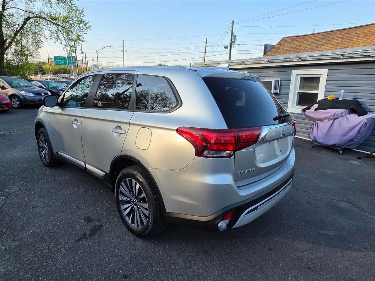 Mitsubishi Outlander SEL AWD 2020