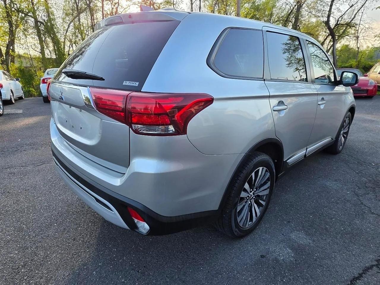 Mitsubishi Outlander SEL AWD 2020