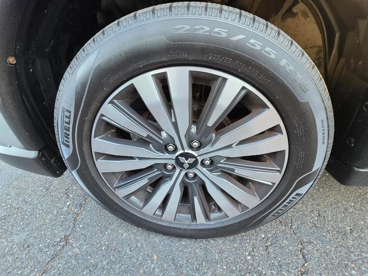 Mitsubishi Outlander SEL AWD 2020