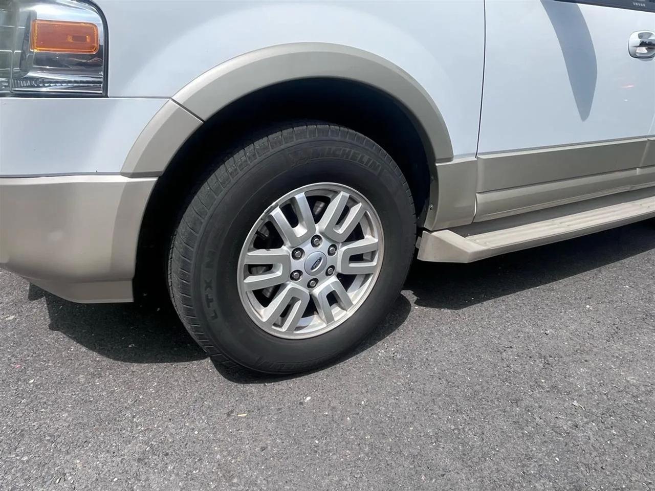 Ford Expedition Eddie Bauer 4WD 2010