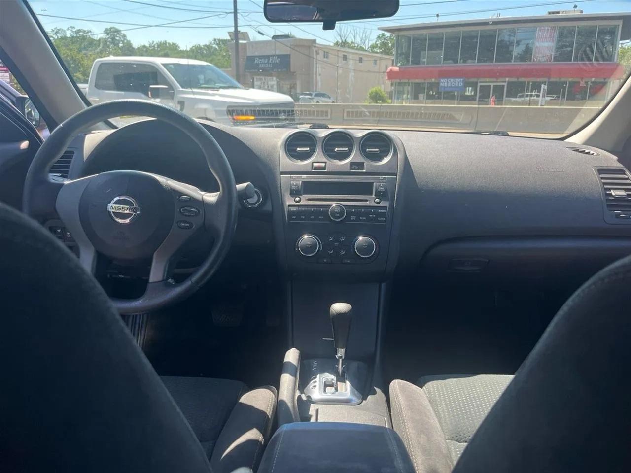 Nissan Altima 2.5 S CVT Coupe 2013