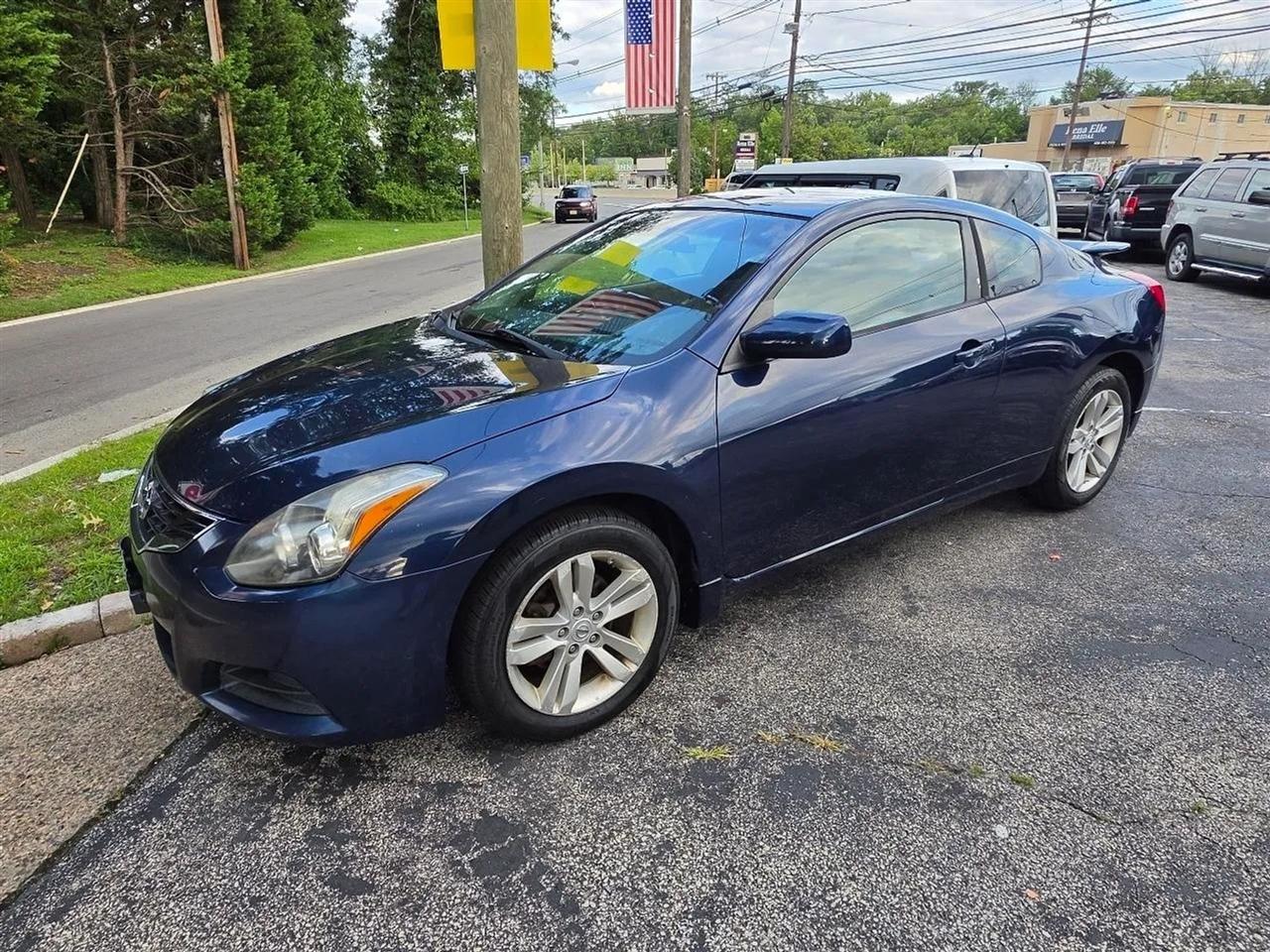 Nissan Altima 2.5 S CVT Coupe 2013