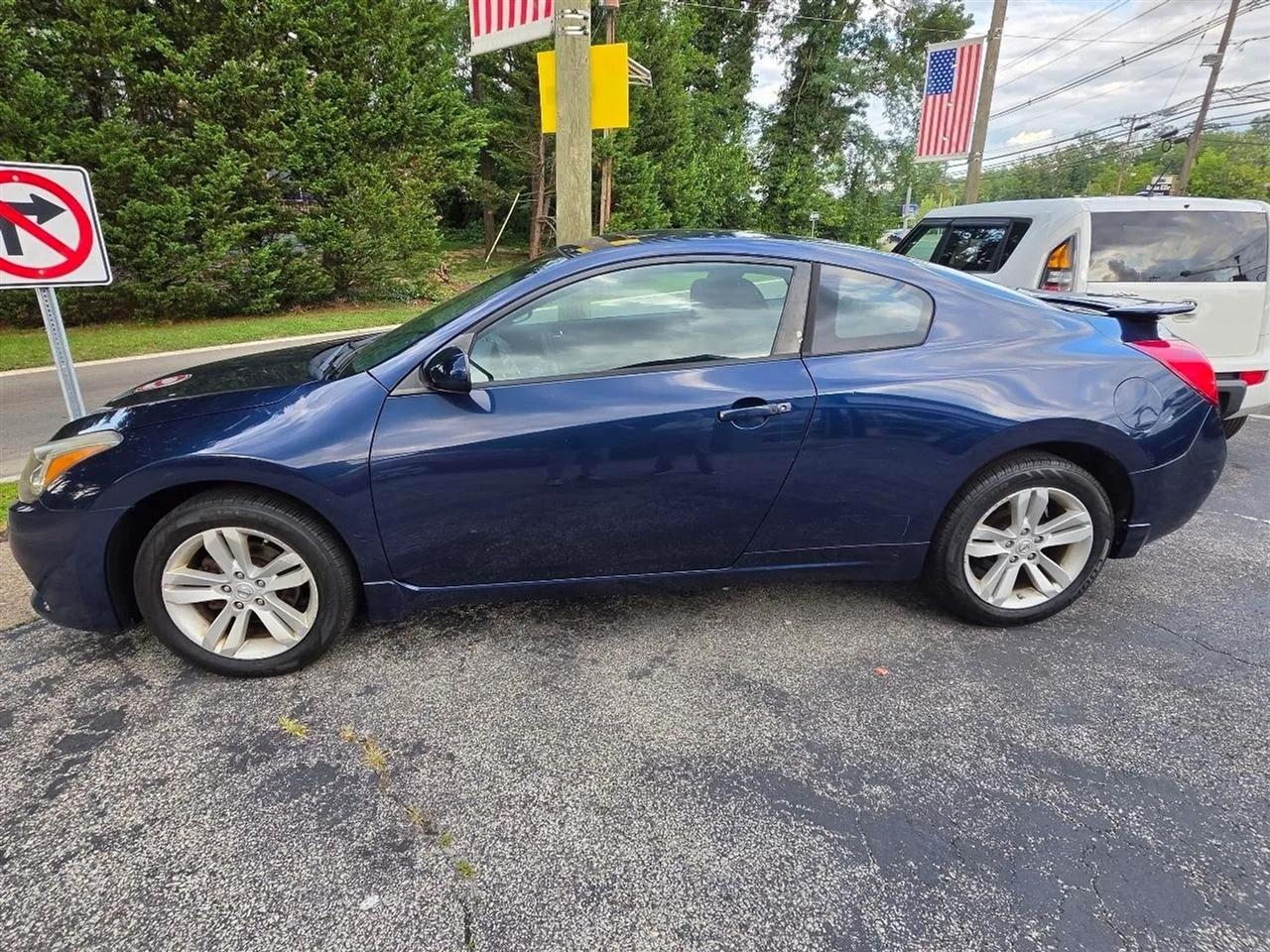 Nissan Altima 2.5 S CVT Coupe 2013