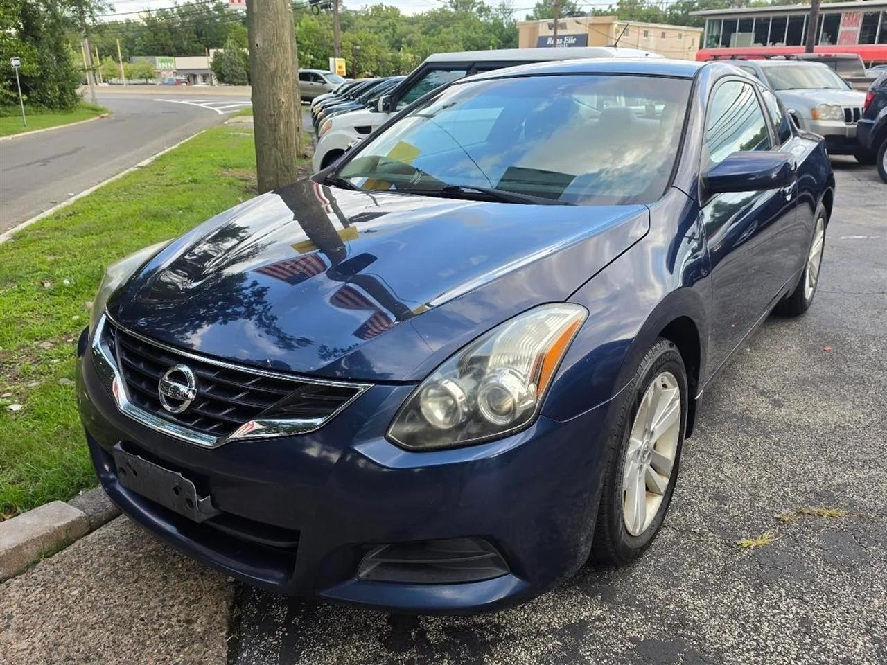 Nissan Altima 2.5 S CVT Coupe 2013