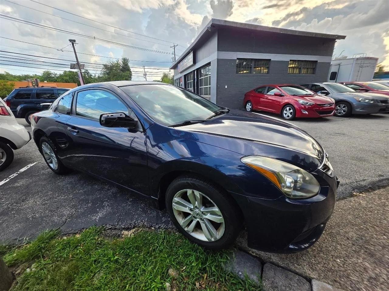 Nissan Altima 2.5 S CVT Coupe 2013