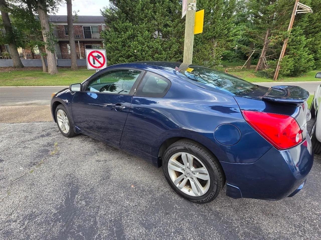 Nissan Altima 2.5 S CVT Coupe 2013