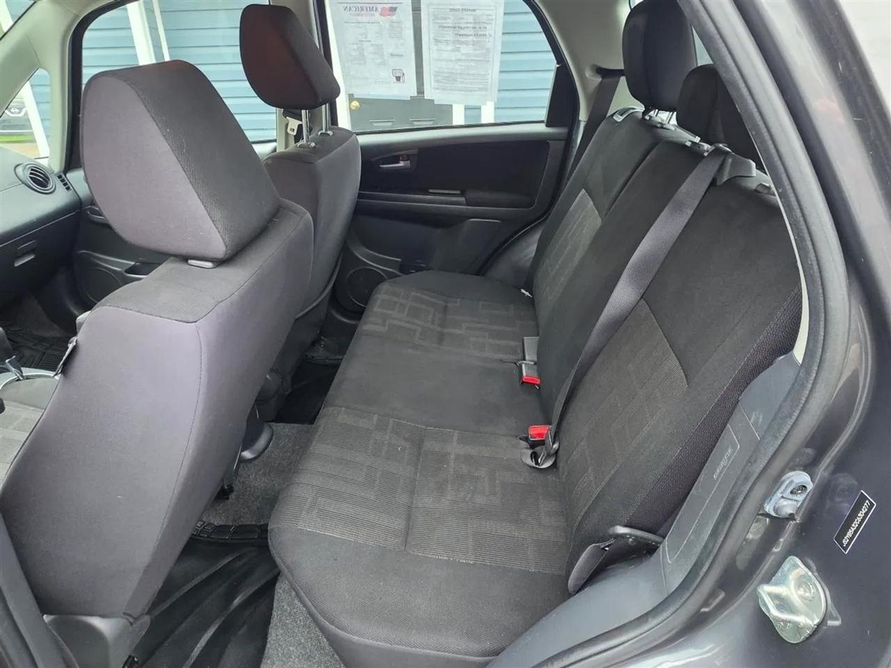 Suzuki SX4 Crossover Base AWD 2012
