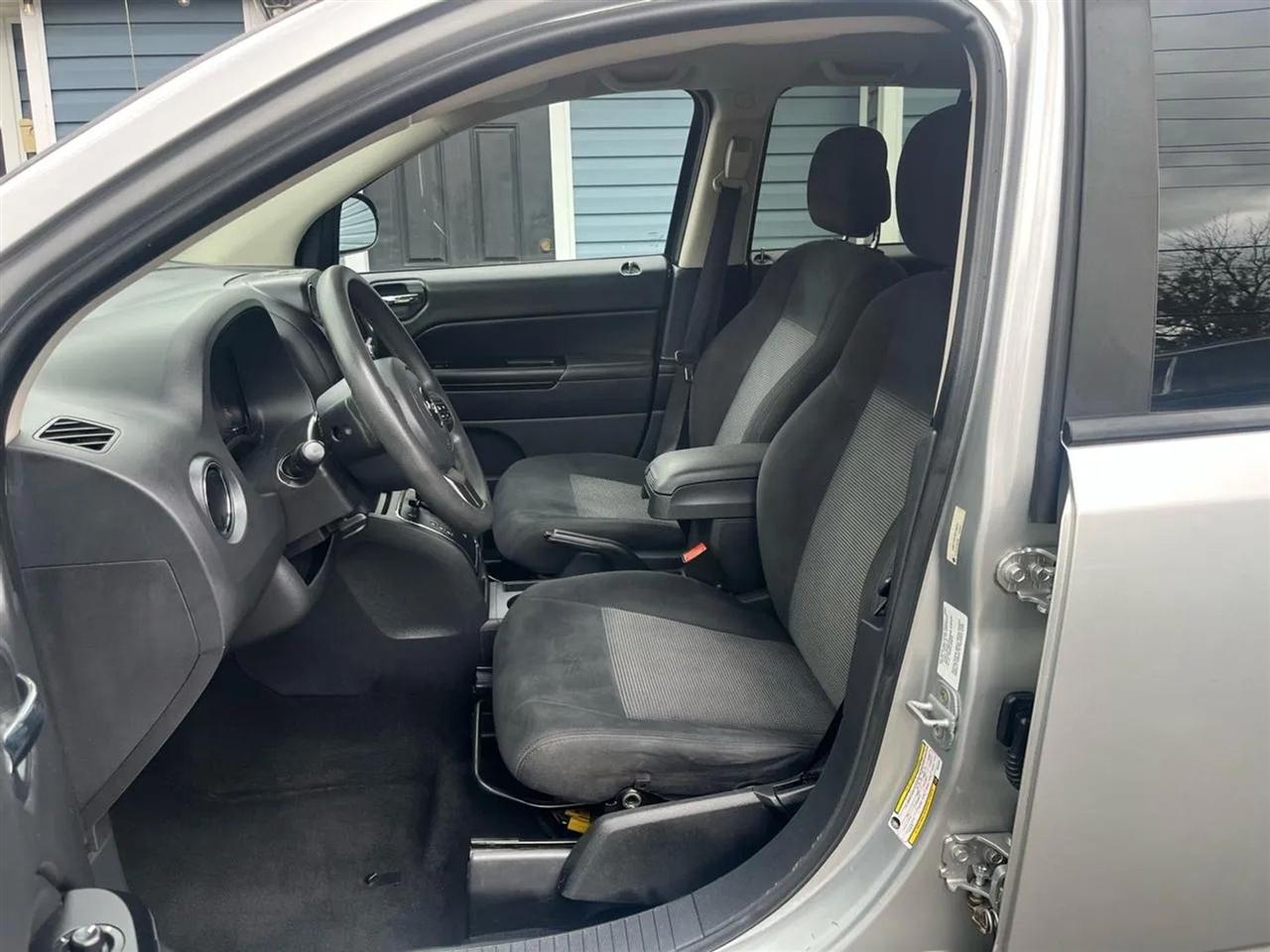 Jeep Compass Sport FWD 2011