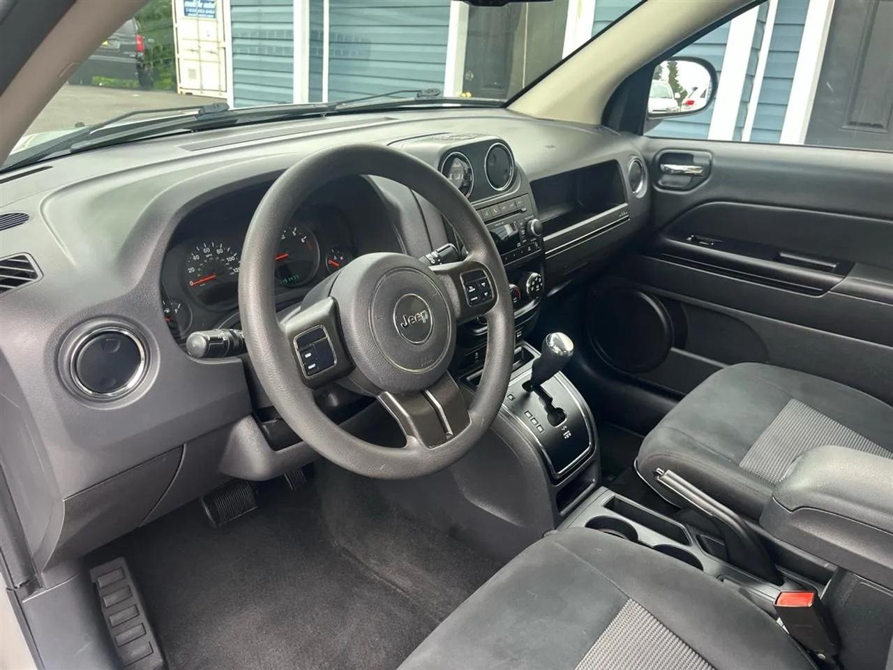 Jeep Compass Sport FWD 2011