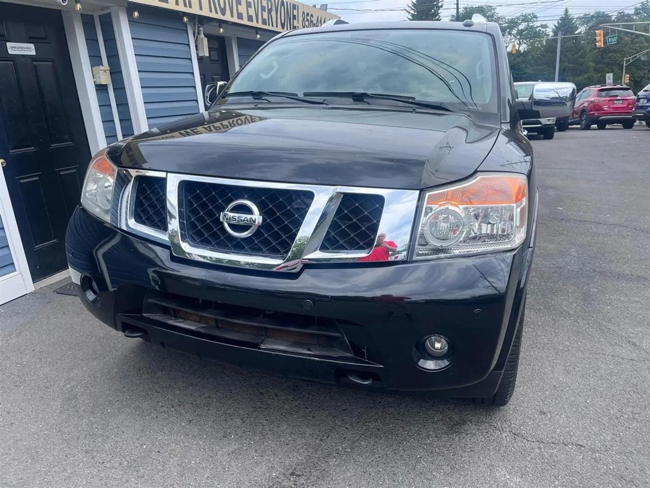 Nissan Armada Platinum 4WD 2013