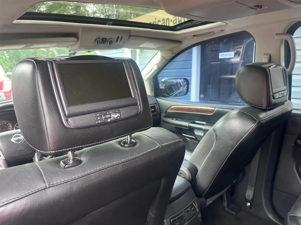 Nissan Armada Platinum 4WD 2013