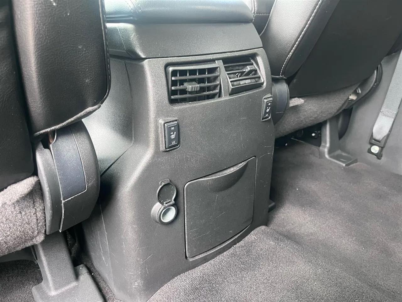 Nissan Armada Platinum 4WD 2013