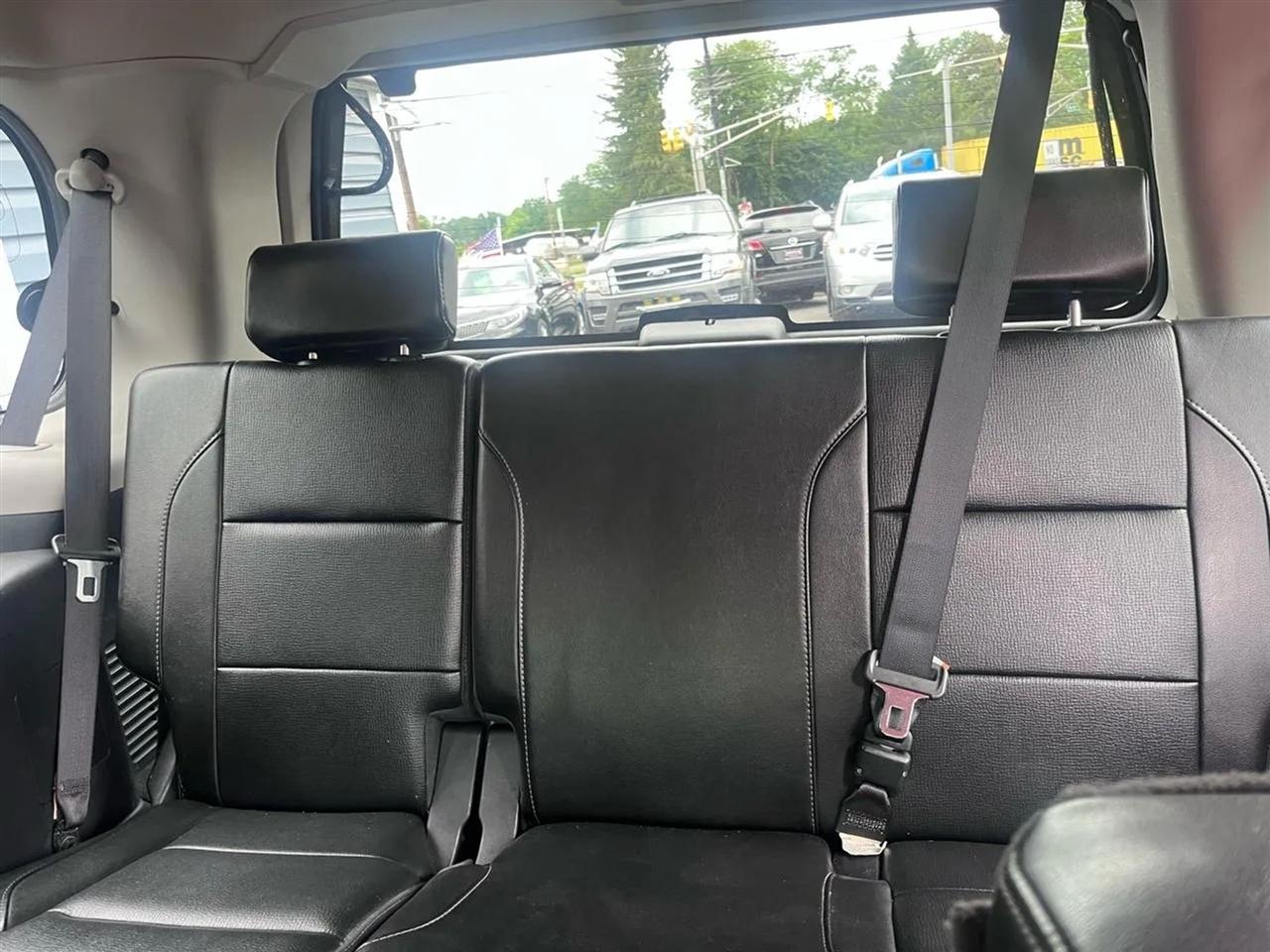 Nissan Armada Platinum 4WD 2013