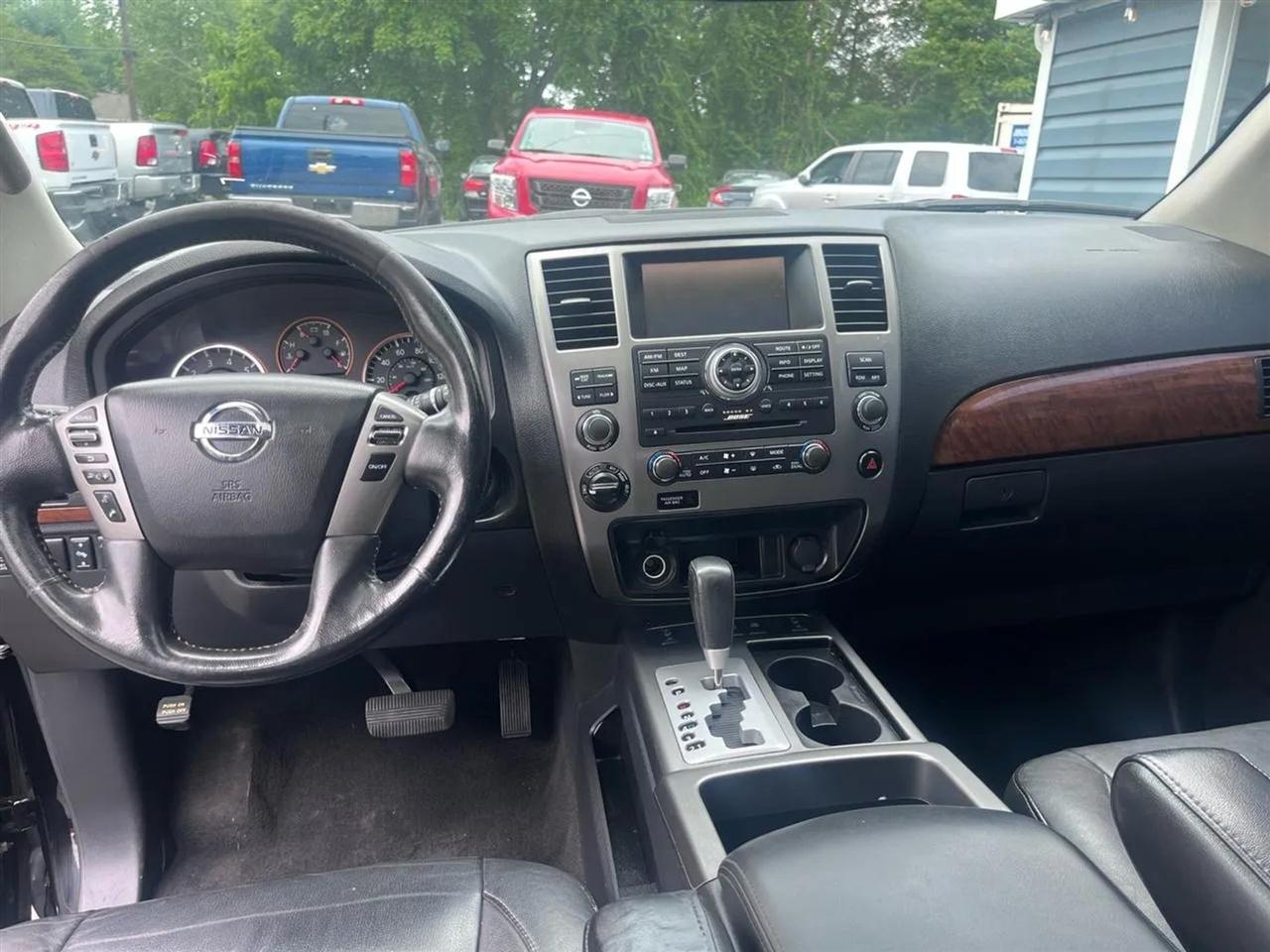 Nissan Armada Platinum 4WD 2013