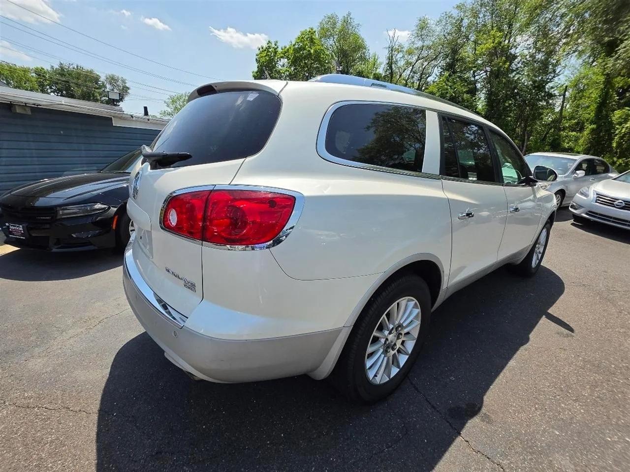 Buick Enclave CXL-1 FWD 2011