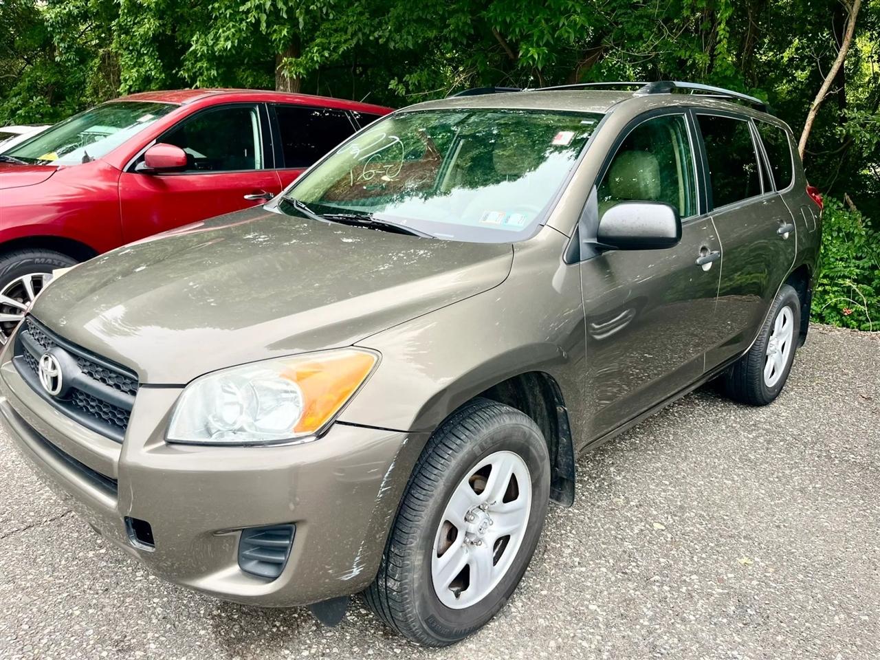 Toyota RAV4 Base I4 4WD 2011