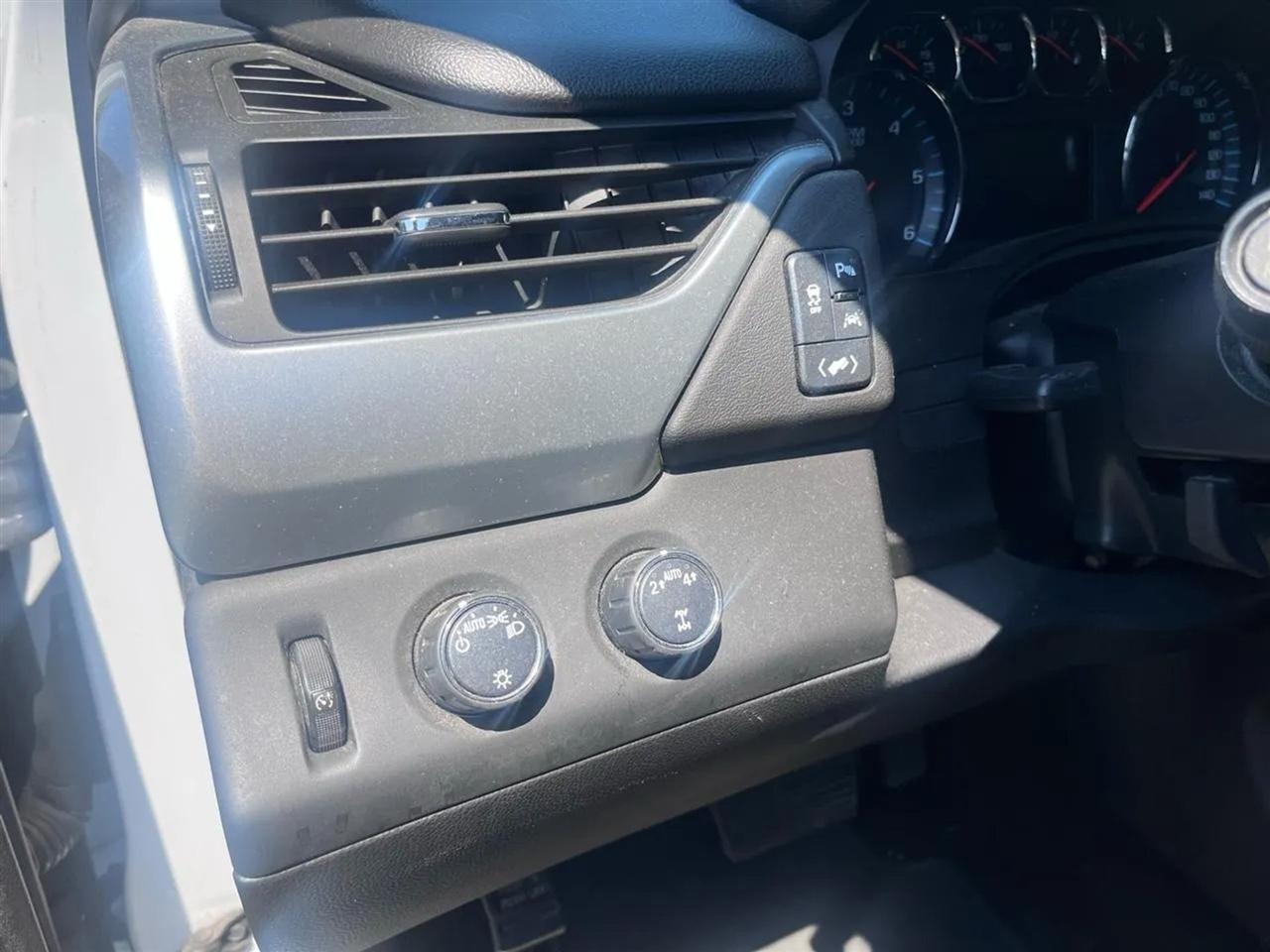 Chevrolet Suburban LT 4WD 2018