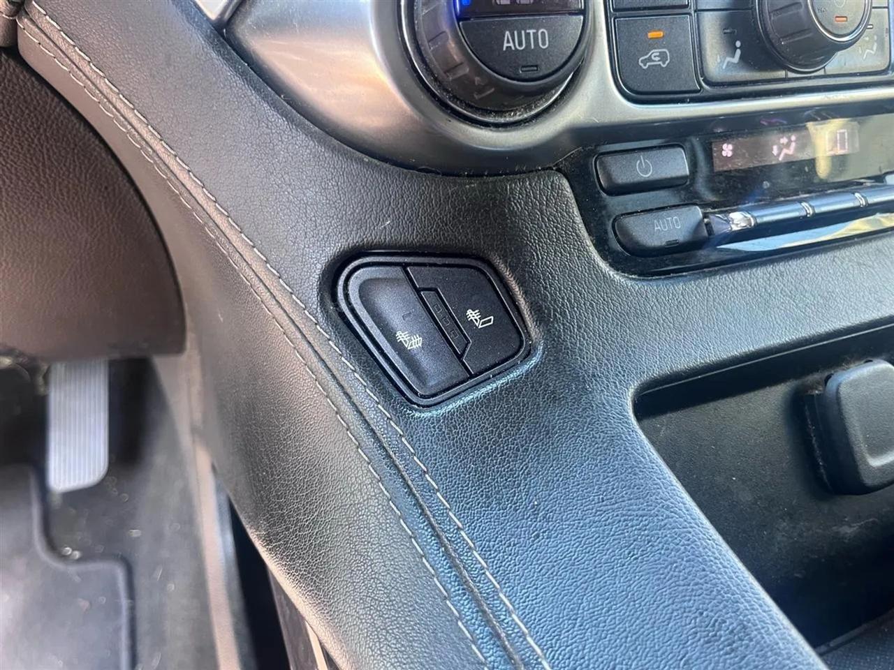 Chevrolet Suburban LT 4WD 2018