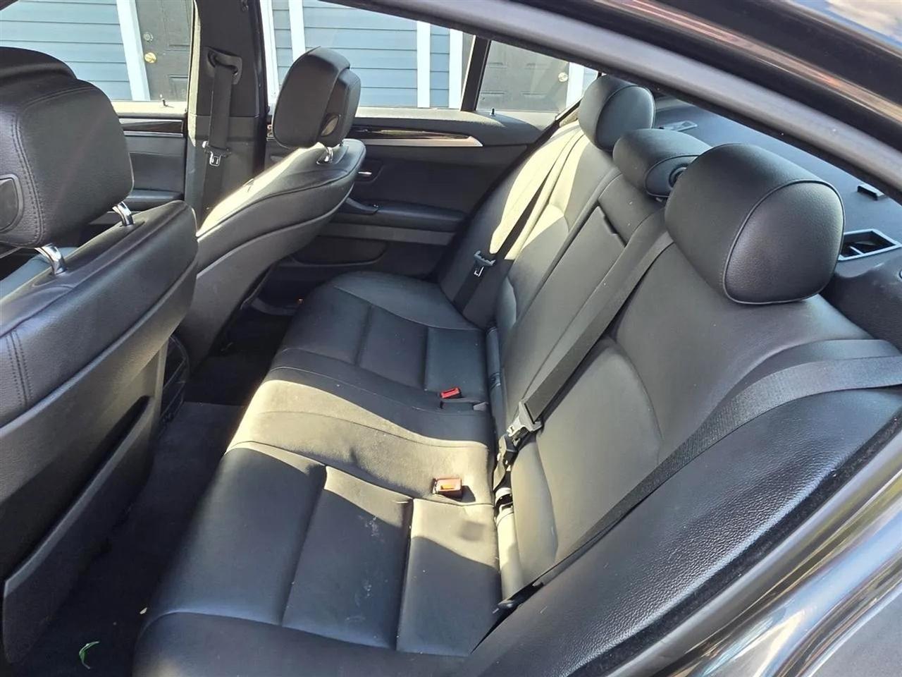BMW 5-Series 535i xDrive 2013