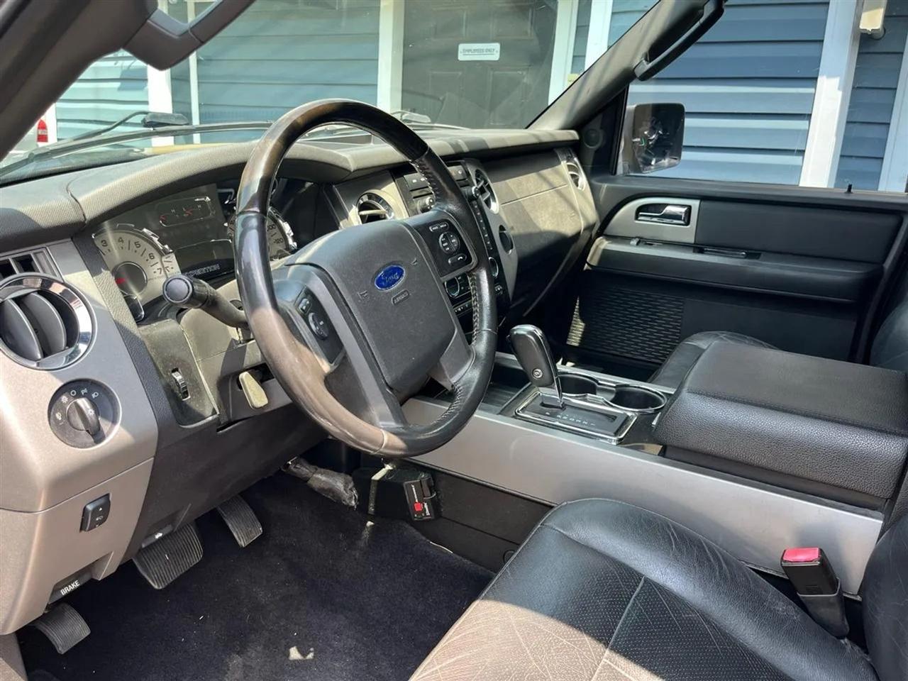 Ford Expedition EL Limited 4WD 2011