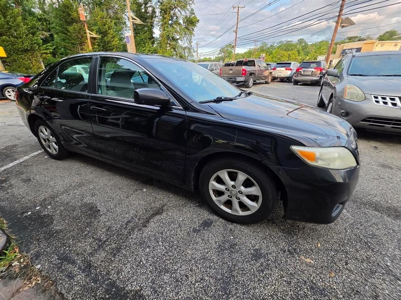 Toyota Camry LE 6-Spd AT 2011