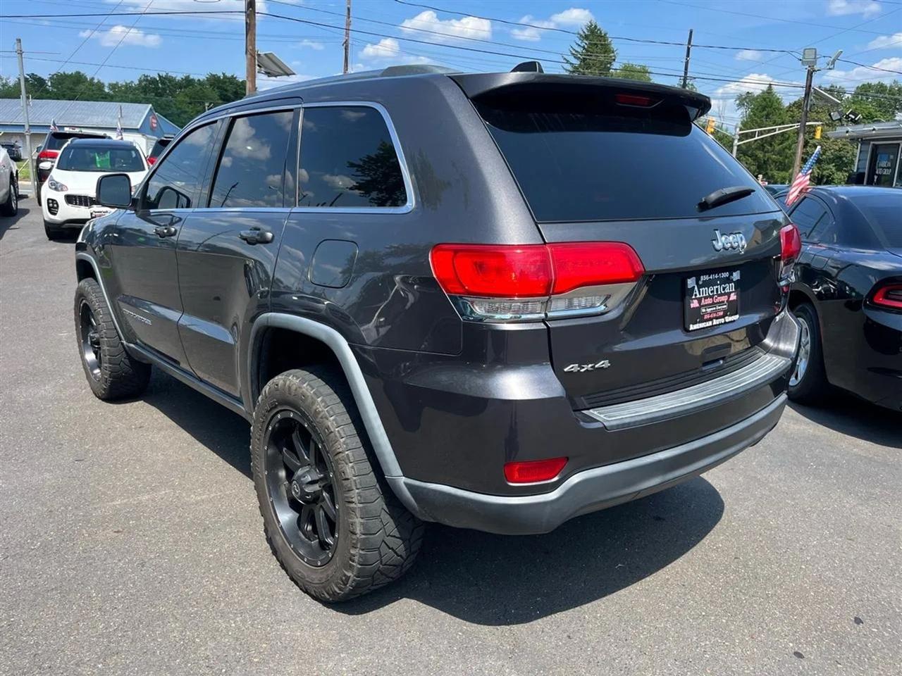 Jeep Grand Cherokee Laredo 4WD 2015
