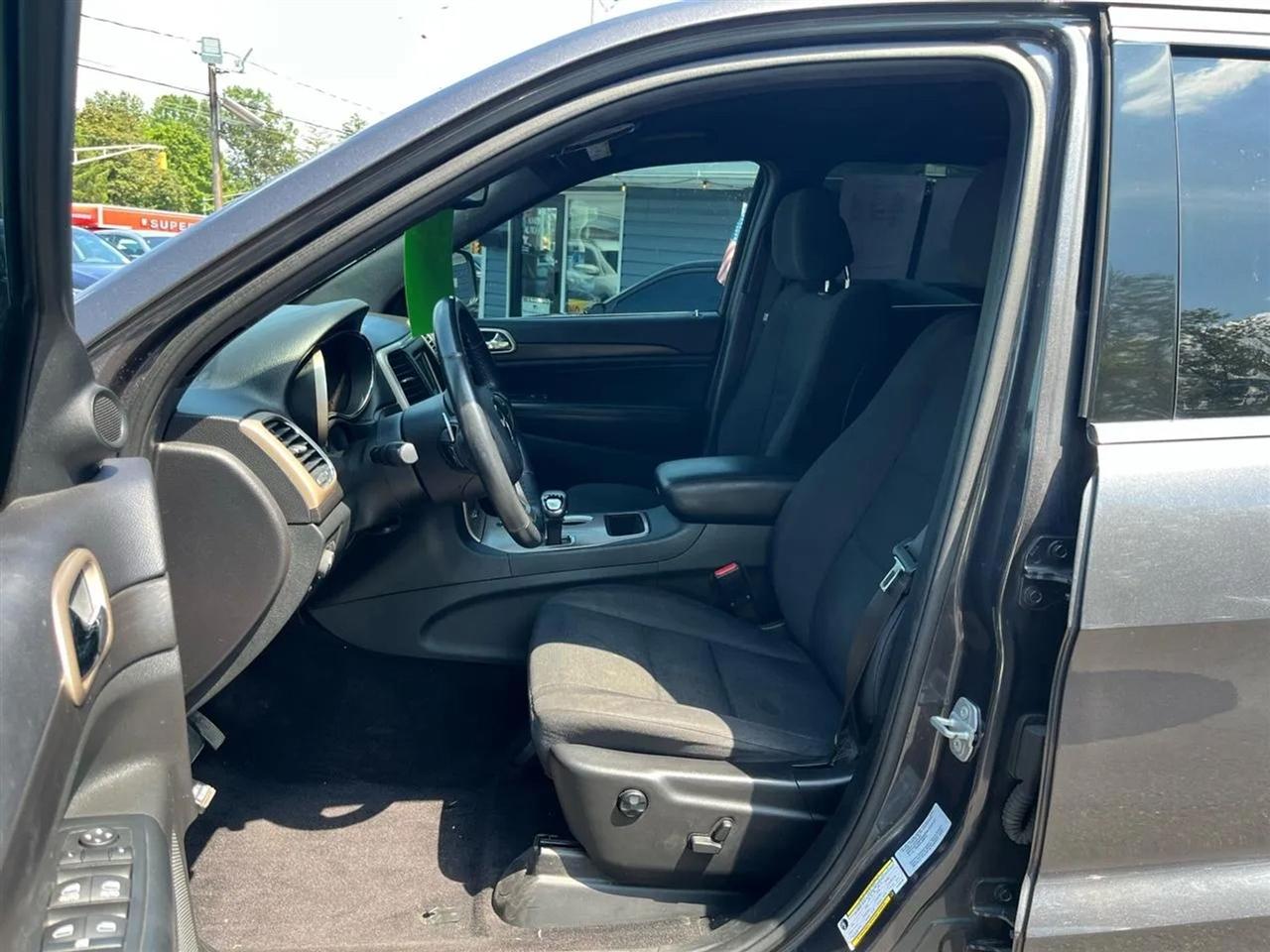 Jeep Grand Cherokee Laredo 4WD 2015
